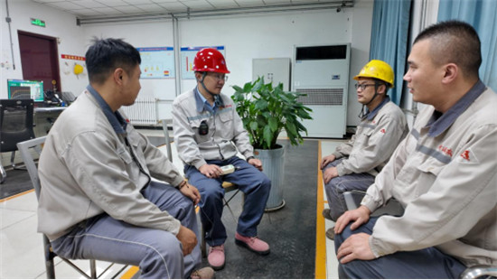 （官網(wǎng)、公眾號）濟源鋼鐵王洪杰榮獲“全國勞動模范”稱號663.jpg